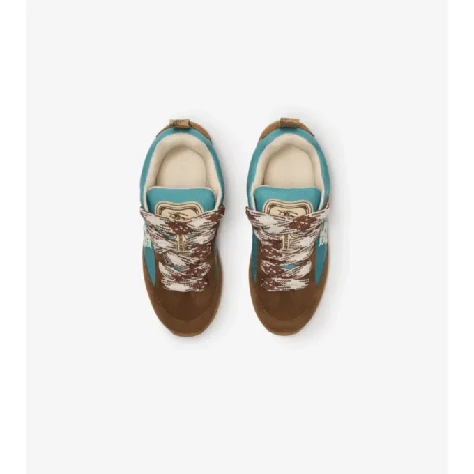 Arc-sneakers i mocka och mesh Arc-sneakers i mocka och mesh