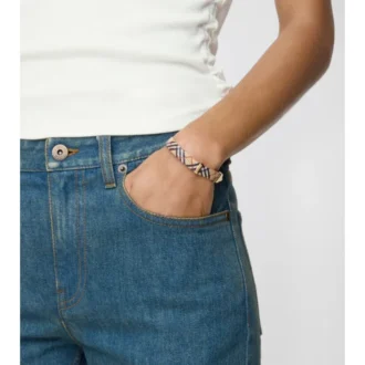 Armband med rutmönster