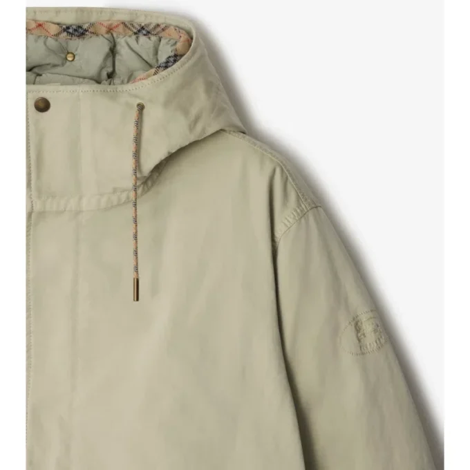 Avtagbar, värmande parkas i nylonblandning Avtagbar, värmande parkas i nylonblandning