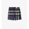 Badshorts med rutmönster Badshorts med rutmönster