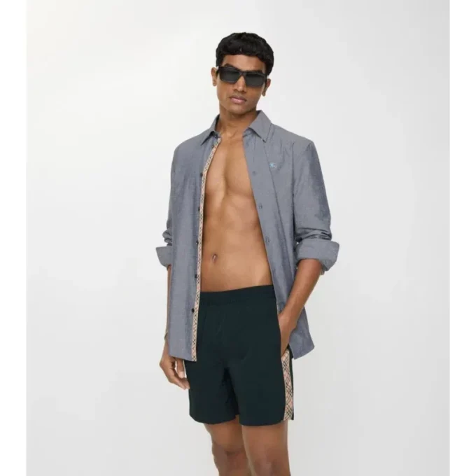 Badshorts med rutmönster Badshorts med rutmönster