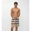 Badshorts med rutmönster Badshorts med rutmönster