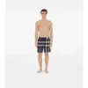 Badshorts med rutmönster Badshorts med rutmönster