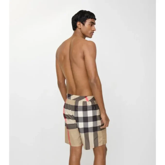 Badshorts med rutmönster Badshorts med rutmönster