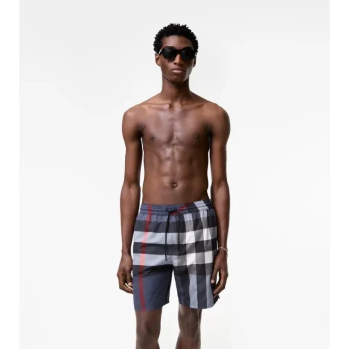 Badshorts med rutmönster Badshorts med rutmönster