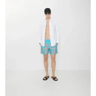 Badshorts med rutmönster i ton-i-ton