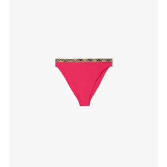 Bikinitrosor med rutmönster