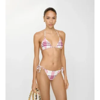 Bikinitrosor med rutmönster