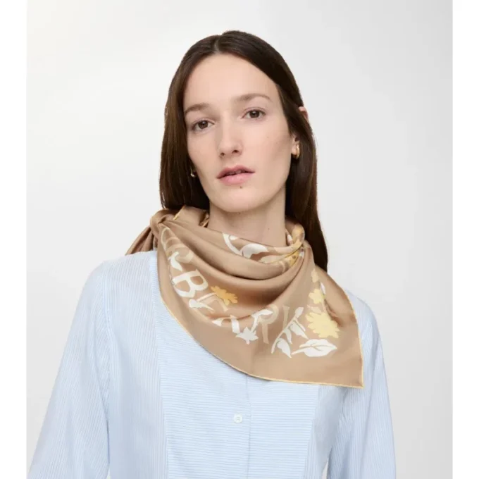 Blommig EKD-silkescarf Blommig EKD-silkescarf