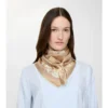 Blommig EKD-silkescarf Blommig EKD-silkescarf