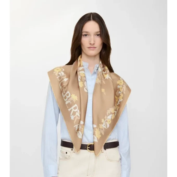 Blommig EKD-silkescarf Blommig EKD-silkescarf
