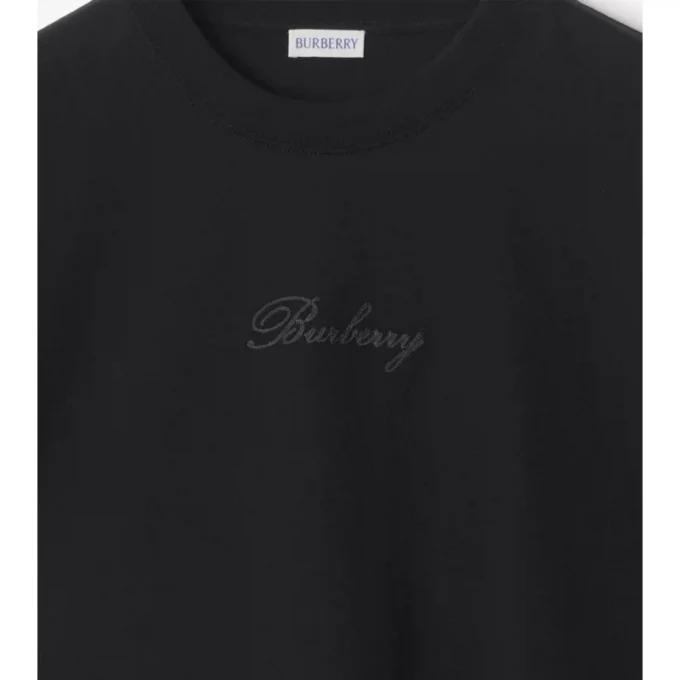 Bomullst-shirt med kursivt logotypmönster Bomullst-shirt med kursivt logotypmönster