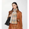 Bred EKD Check-sjal i ull och silke Bred EKD Check-sjal i ull och silke