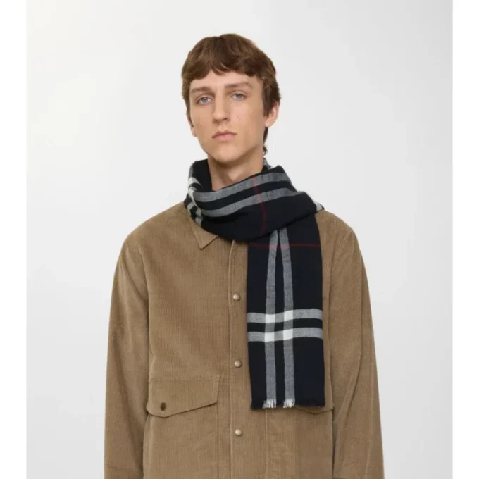 Bred rutig ullscarf Bred rutig ullscarf
