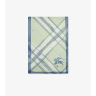 Bred silkescarf med akvarellmönster