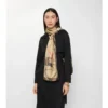 Bred silkescarf med akvarellmönster Bred silkescarf med akvarellmönster