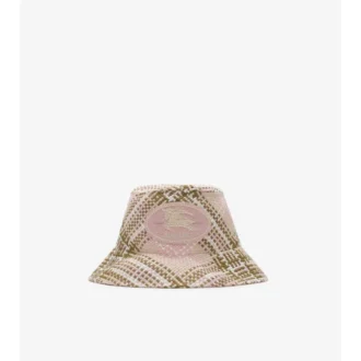Bucket hat med raffiaeffekt och riddarstämpel