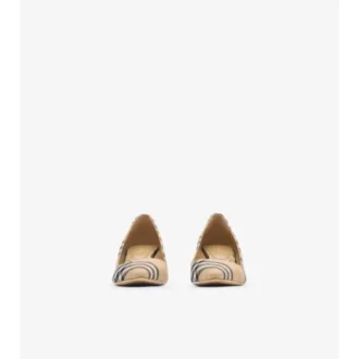 Check Dame Pumps