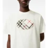 Check Knight Stamp bomullst-shirt Check Knight Stamp bomullst-shirt