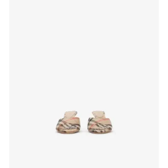 Check Mews låga Sandaler 