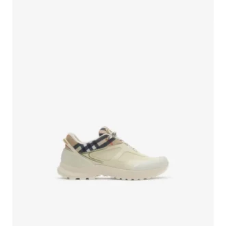 Check- och mesh-Sneakers från Discover 