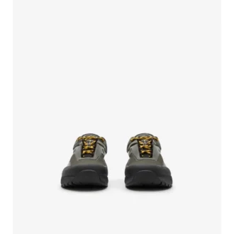 Check- och mesh-Sneakers från Discover 