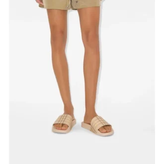 Check-sandaler