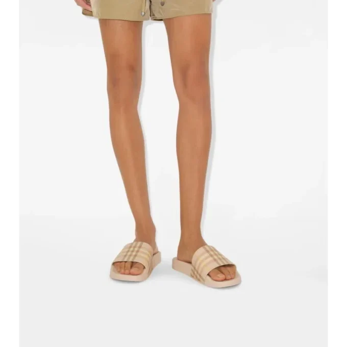 Check-sandaler Check-sandaler