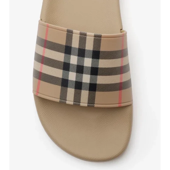 Check-sandaler