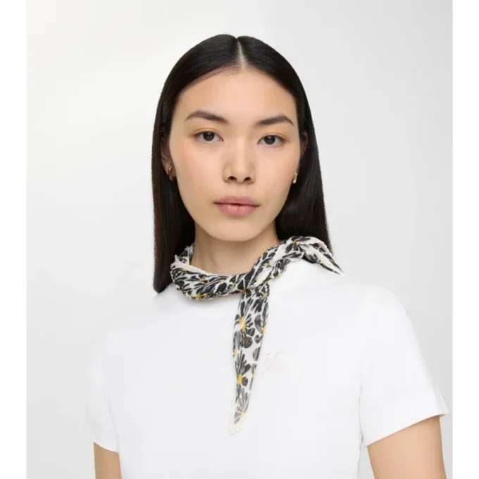 Daisy-silkescarf Daisy-silkescarf