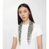 Daisy-silkescarf Daisy-silkescarf