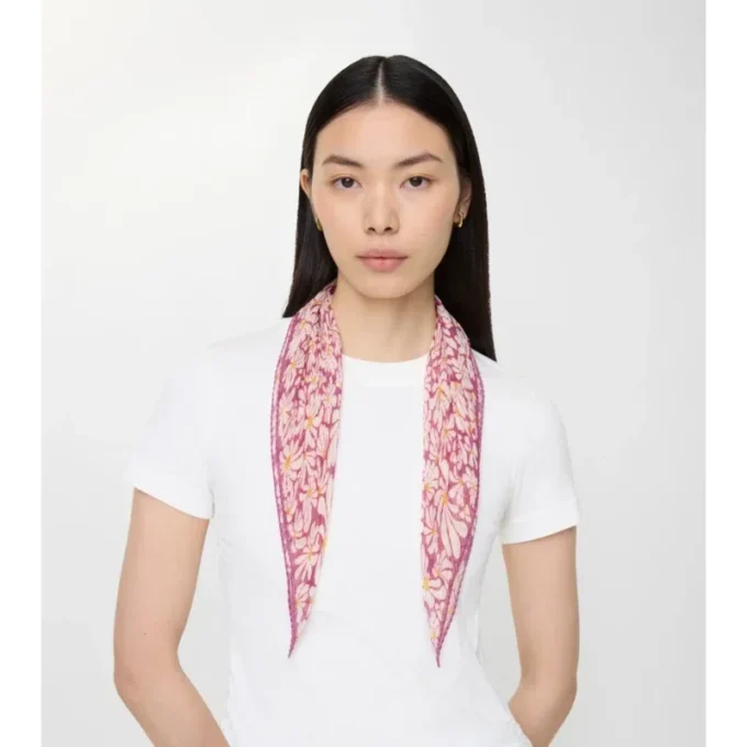 Daisy-silkescarf Daisy-silkescarf