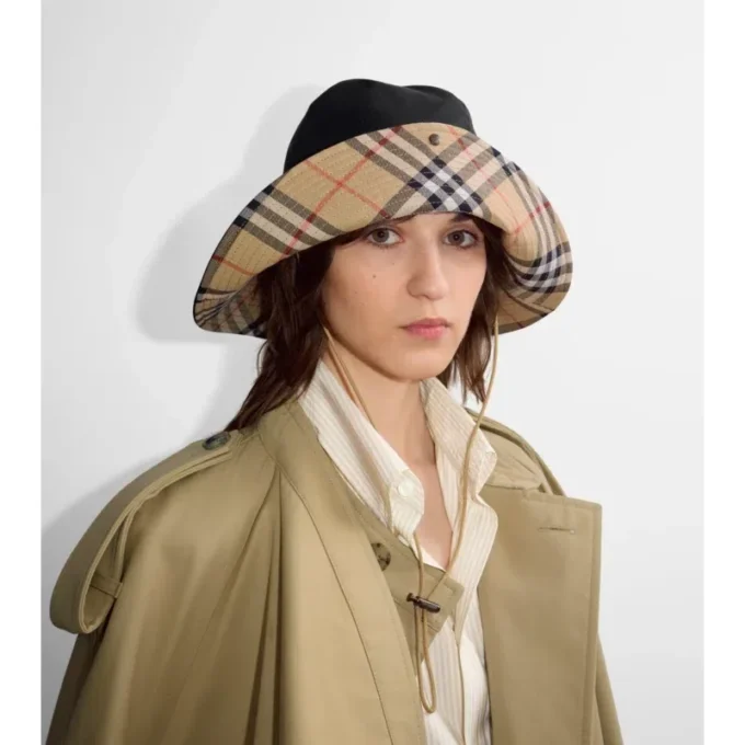 Gabardine-hatt med rutmönster