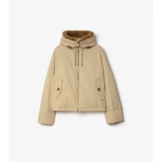 Gabardinejacka med huva och shearlingkant