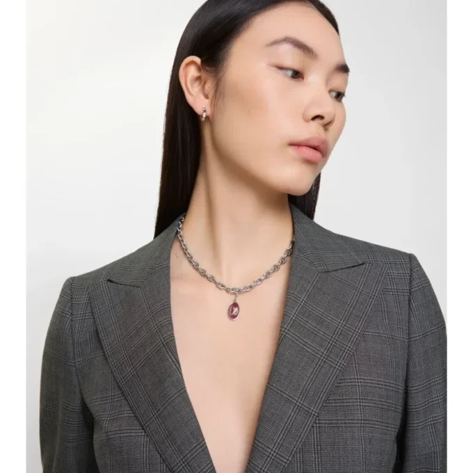 Halsband med berlocker Halsband med berlocker