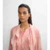 Halsband med sköld Halsband med sköld