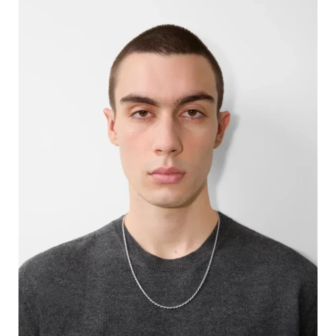 Halsband med sköldlås Halsband med sköldlås
