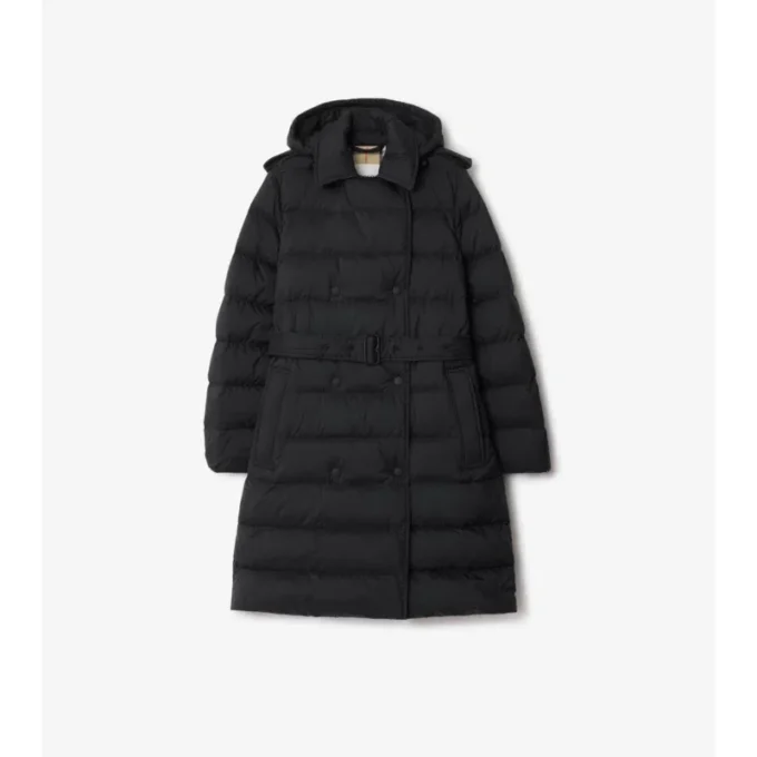 Halvlang pufferjacka i nylon med huva Halvlang pufferjacka i nylon med huva