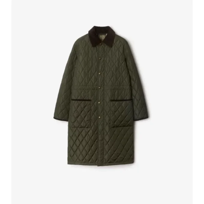 Halvlang quiltad Car Coat i nylon Halvlang quiltad Car Coat i nylon