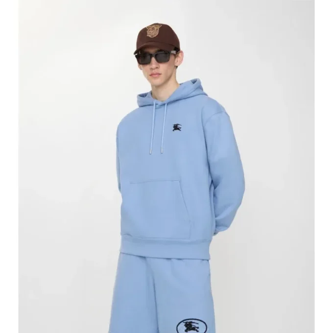 Hoodie i bomull med Knight Stamp Hoodie i bomull med Knight Stamp