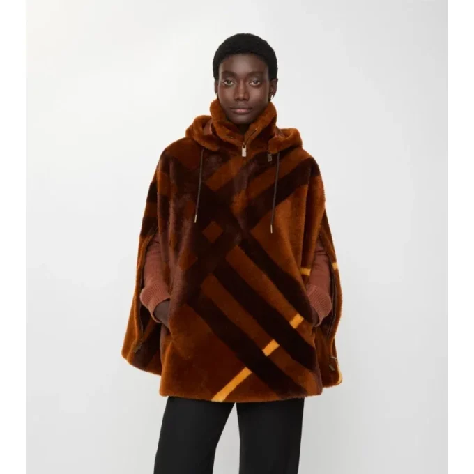 Kappa i intarsia med Burberry-rutmönster Kappa i intarsia med Burberry-rutmönster