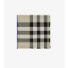 Kashmir- och silkescarf med rutmönster Kashmir- och silkescarf med rutmönster