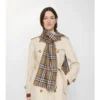 Kashmir- och silkescarf med rutmönster Kashmir- och silkescarf med rutmönster
