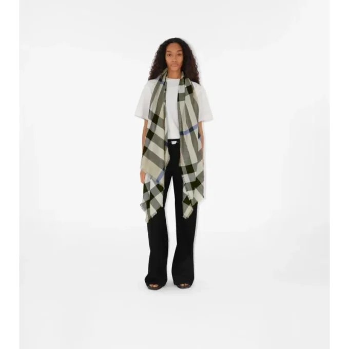 Kashmir- och silkescarf med rutmönster Kashmir- och silkescarf med rutmönster