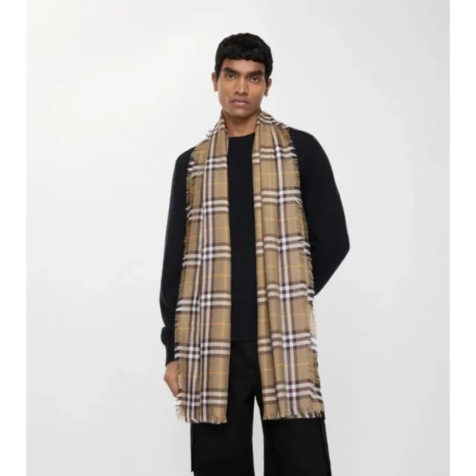 Kashmir- och silkescarf med rutmönster Kashmir- och silkescarf med rutmönster