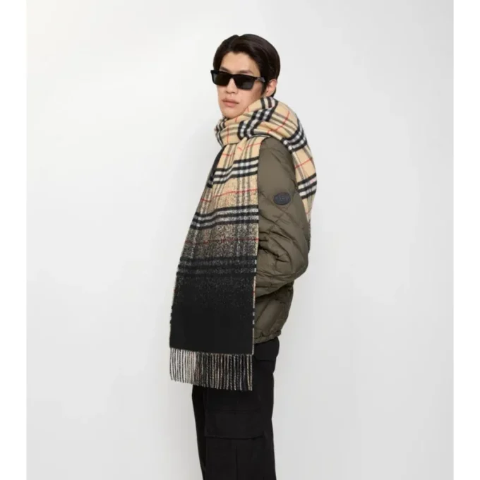 Kashmirscarf med gradientmönster Kashmirscarf med gradientmönster