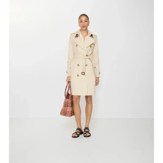 Kensington-trenchcoat i Tropical Gabardine i medellängd Kensington-trenchcoat i Tropical Gabardine i medellängd