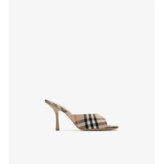 Kolla in Mews höga Sandaler 