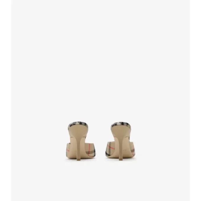Kolla in Mews höga Sandaler 