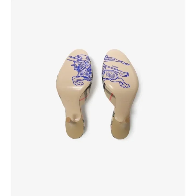 Kolla in Mews höga Sandaler 